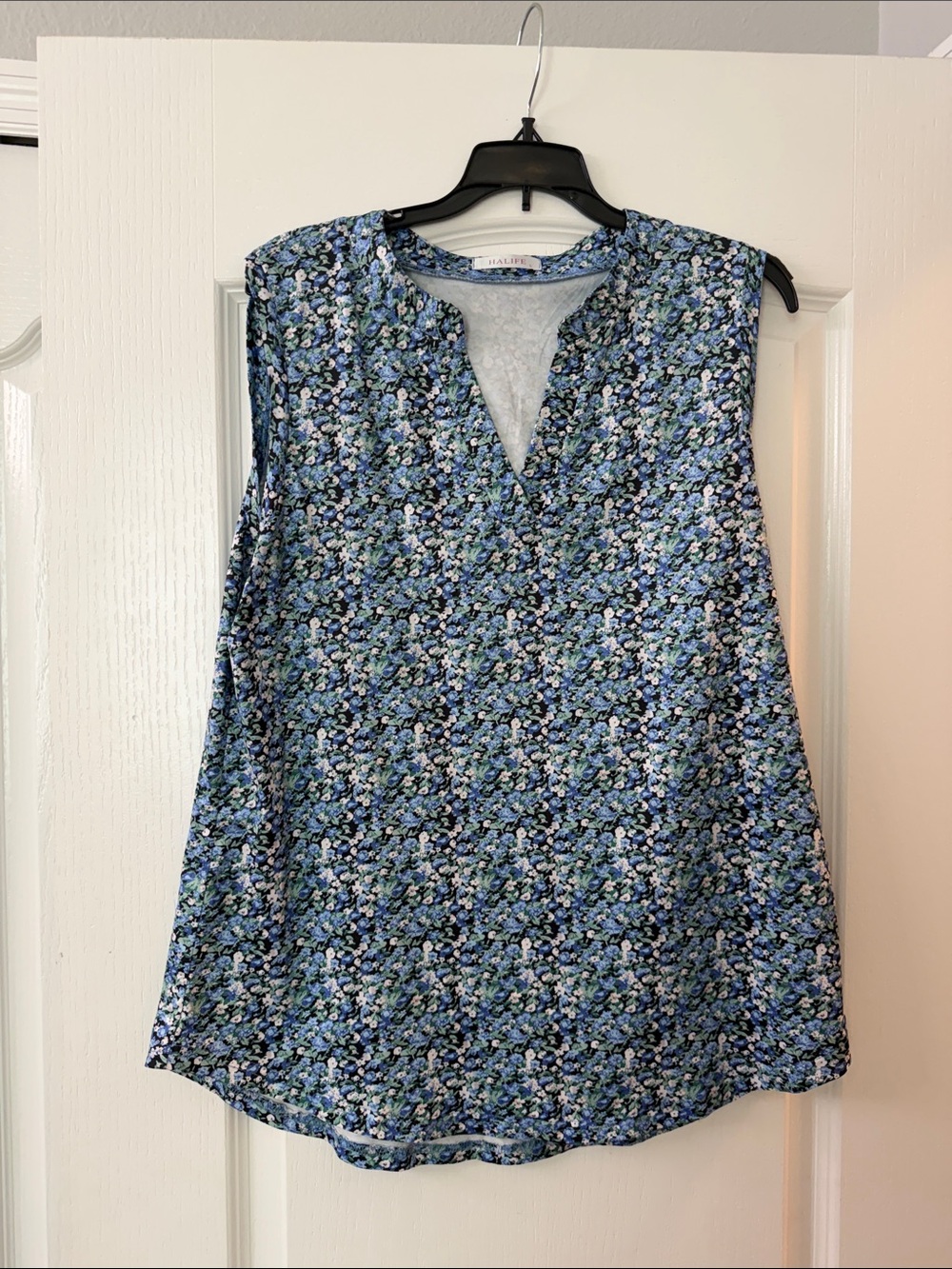 Blue Floral Split V-Neck Sleeveless Tank Top